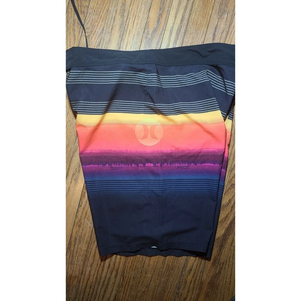 Hurley Phantom Men 36 Boardshorts Swim Trunks Colorful Resort Beach Rainbow Logo